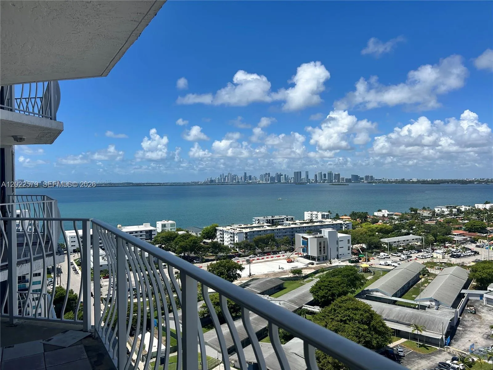 7601 E Treasure Dr # 2104, North Bay Village FL 33141
