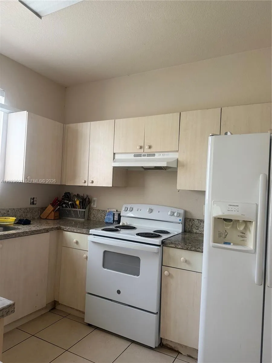 101 SW 15th Rd # 101, Homestead FL 33030