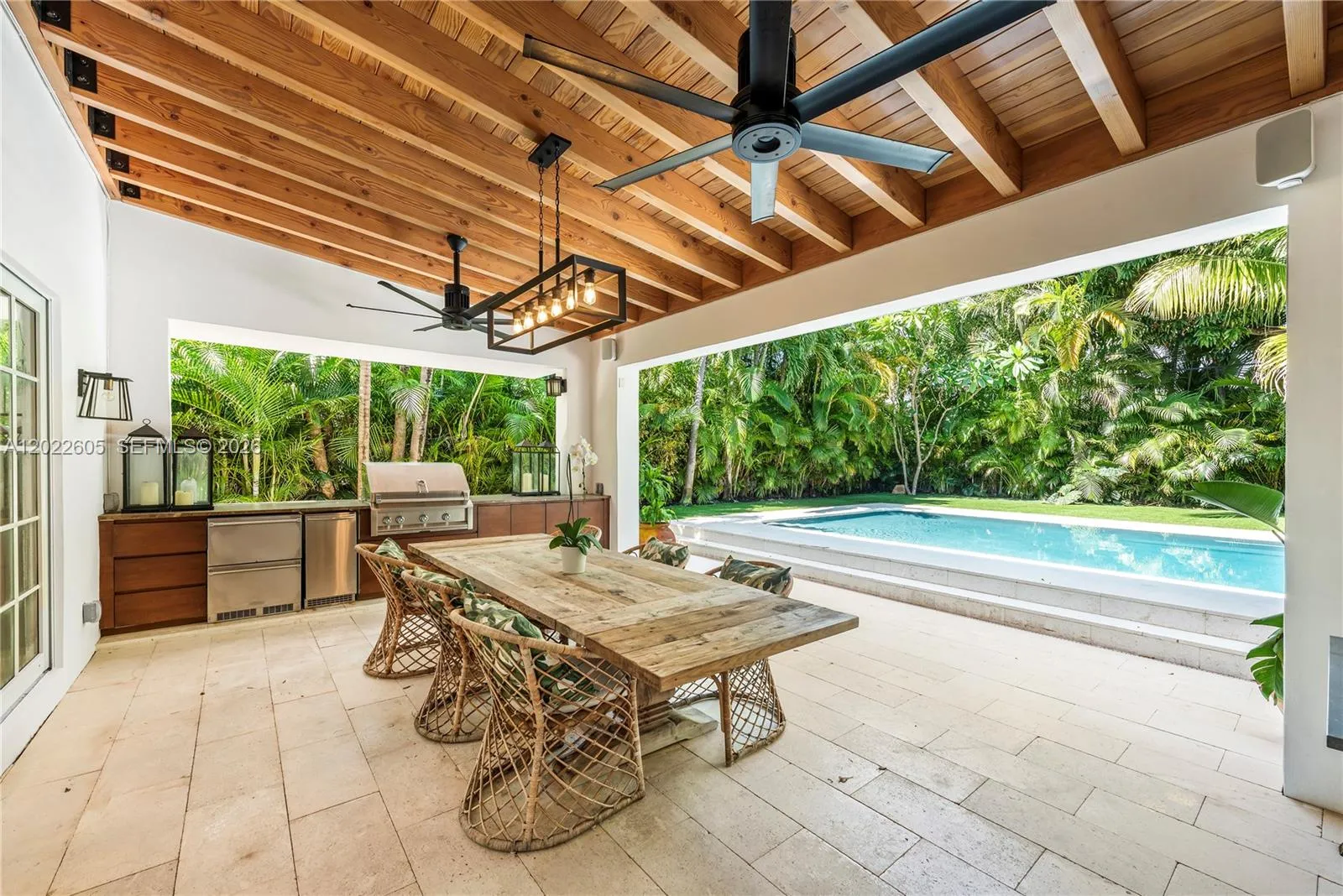 5236 Pine Tree Dr, Miami Beach FL 33140