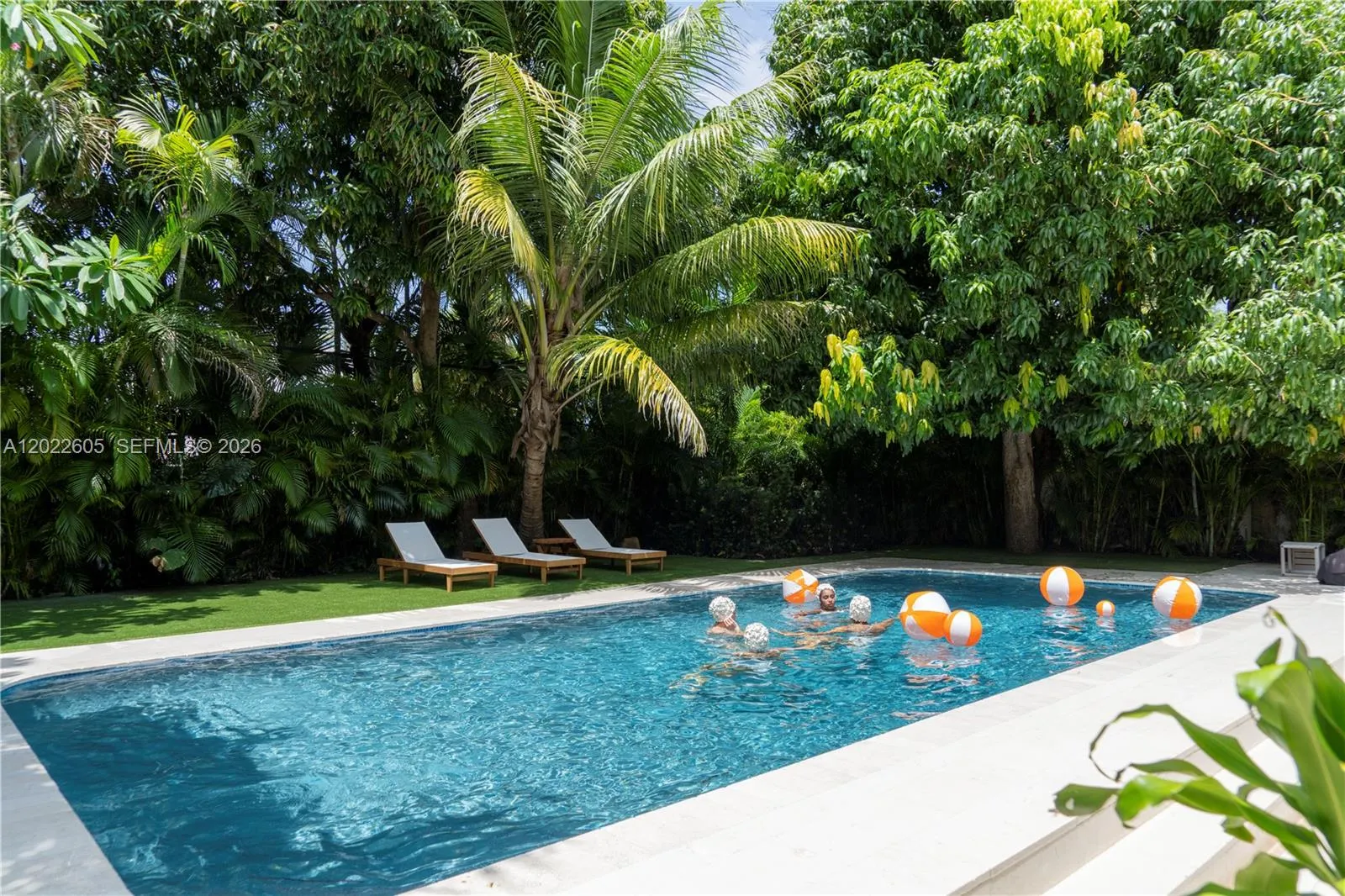 5236 Pine Tree Dr, Miami Beach FL 33140