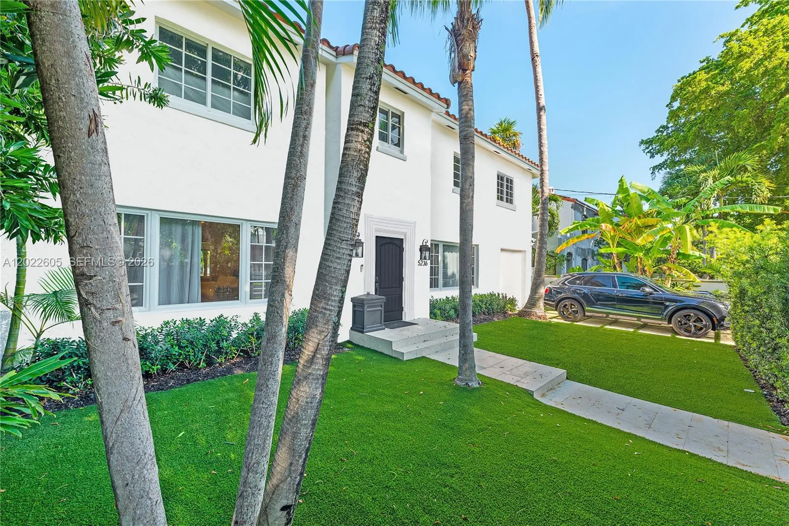 5236 Pine Tree Dr, Miami Beach FL 33140