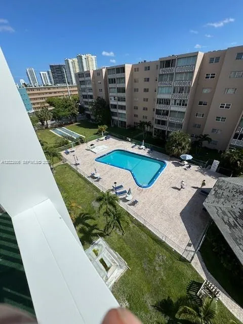 319 NE 14th Ave # 607, Hallandale Beach FL 33009