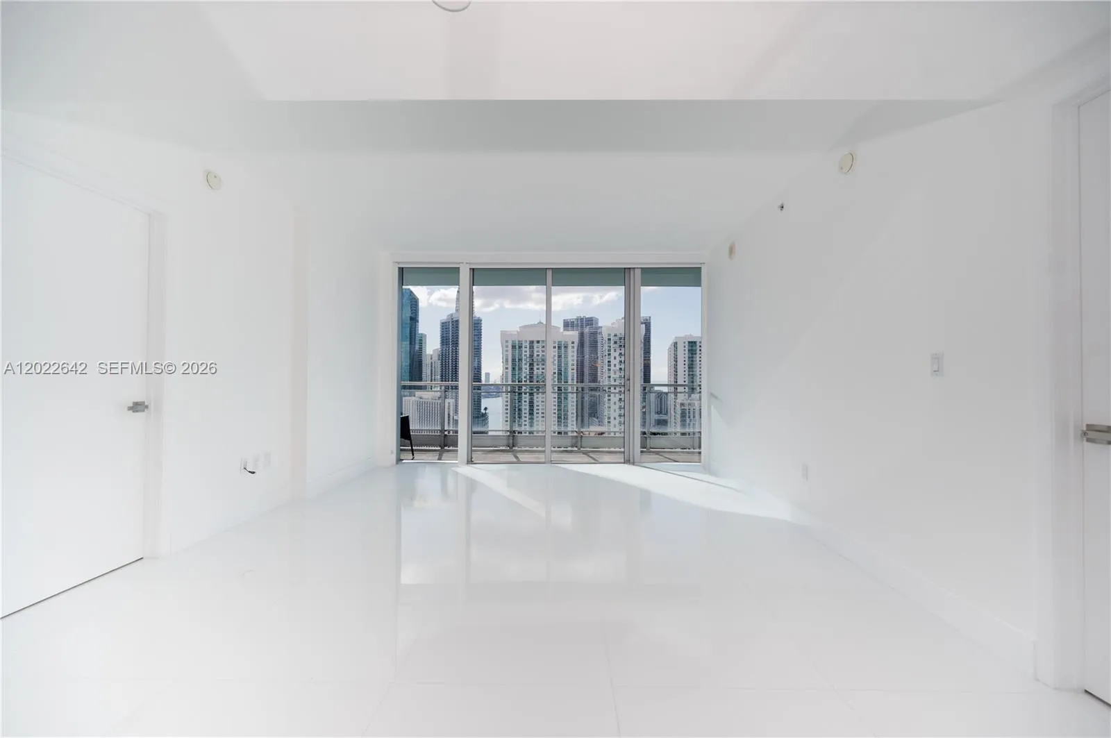 92 SW 3rd St # 3411, Miami FL 33130