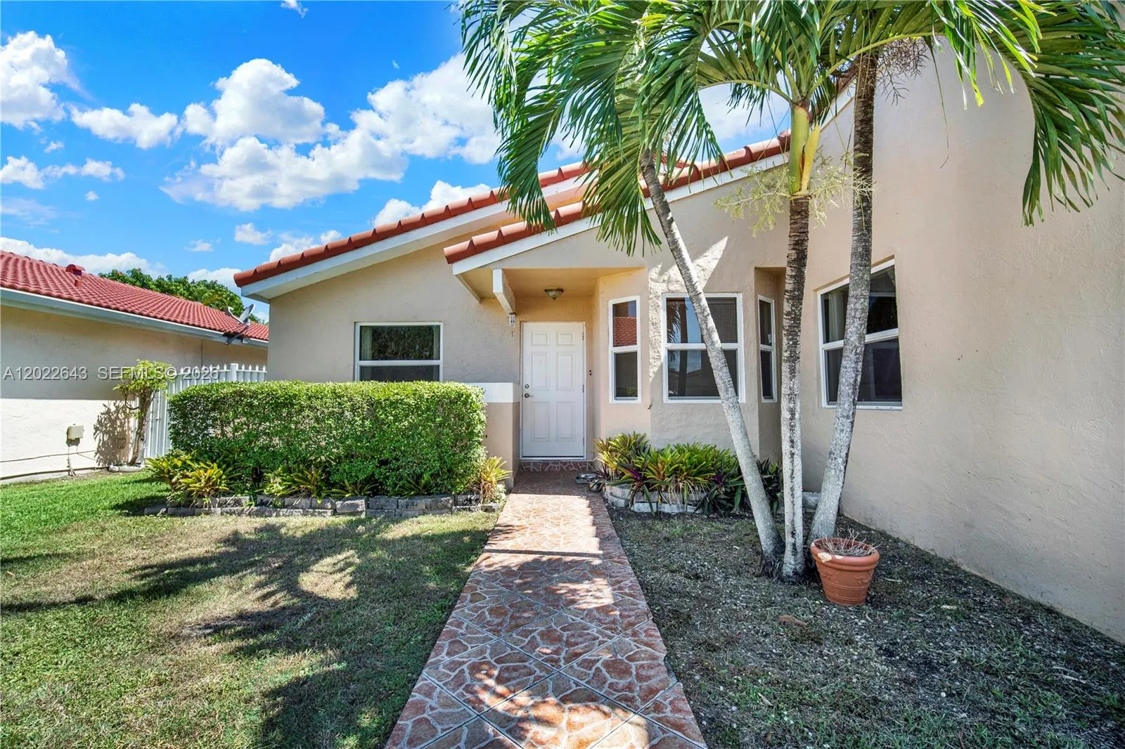 3 bedroom 2 bath for sale at 10813 SW 158th Ln, Miami FL 33157