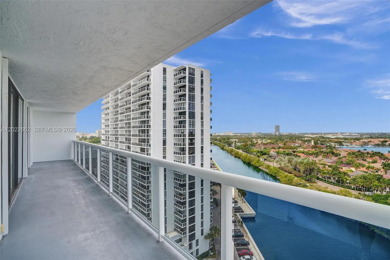 2 bedroom 2 bath for sale at 20515 E Country Club Dr # 1641, Aventura FL 33180