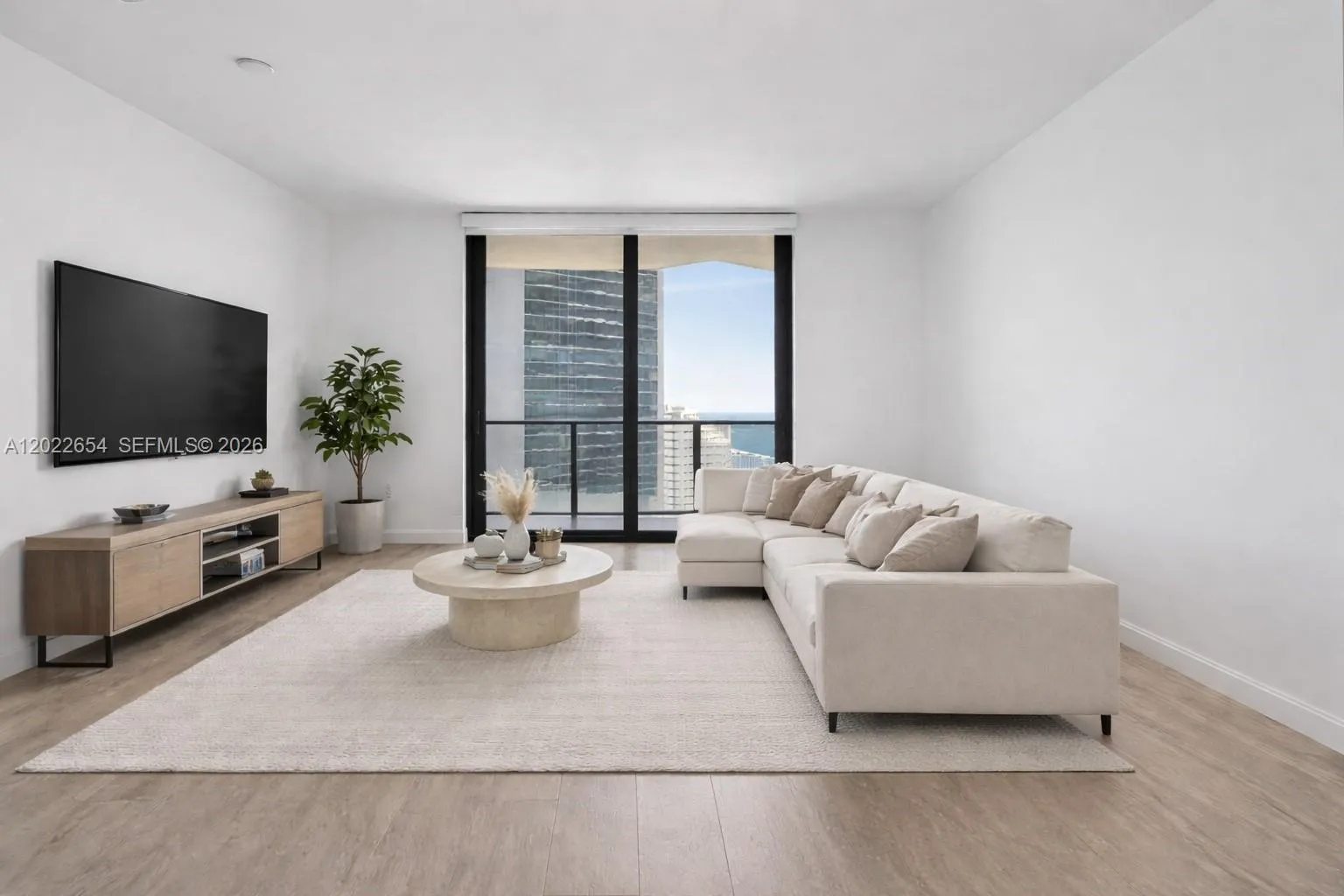45 SW 9th St # 3502, Miami FL 33130