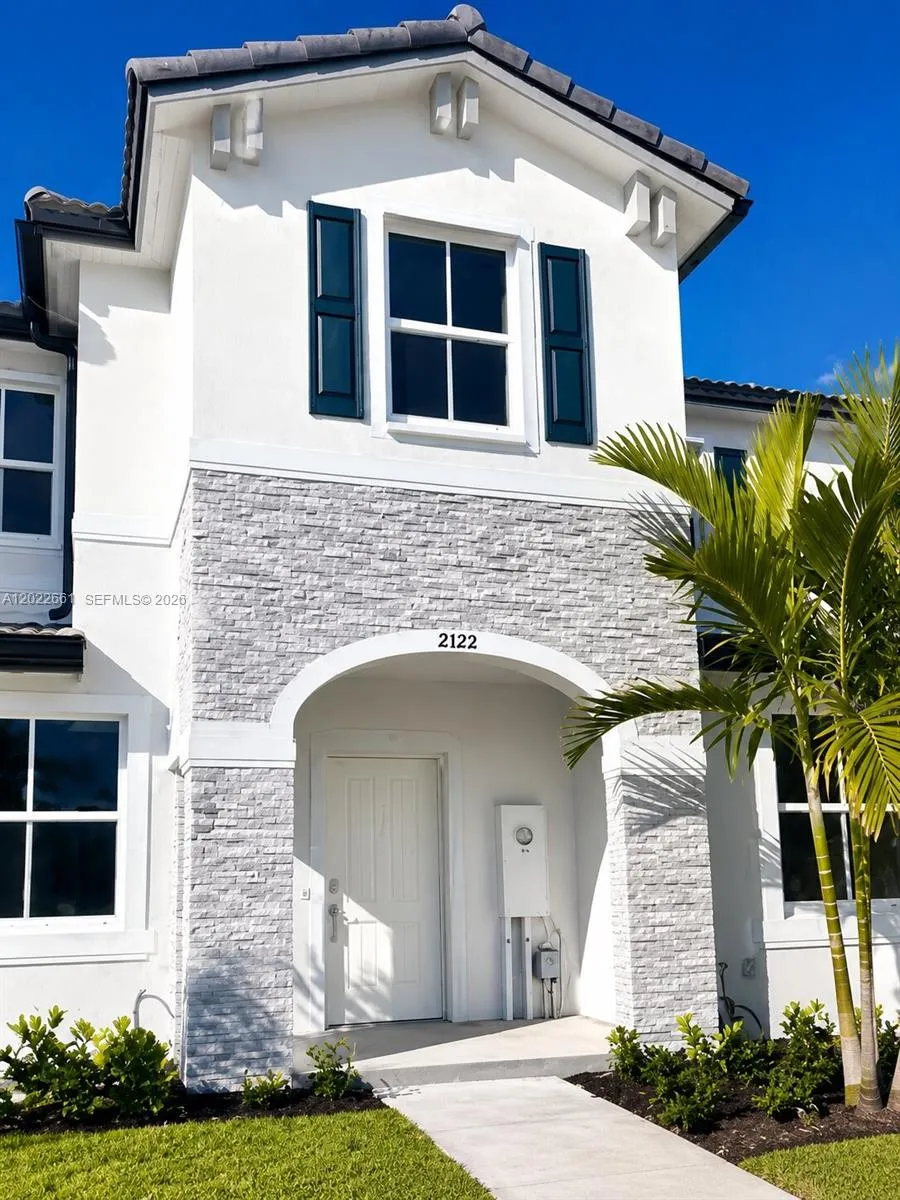 3 bedroom 3 bath for sale at 29275 SW 163RD CT # 1, Homestead FL 33033