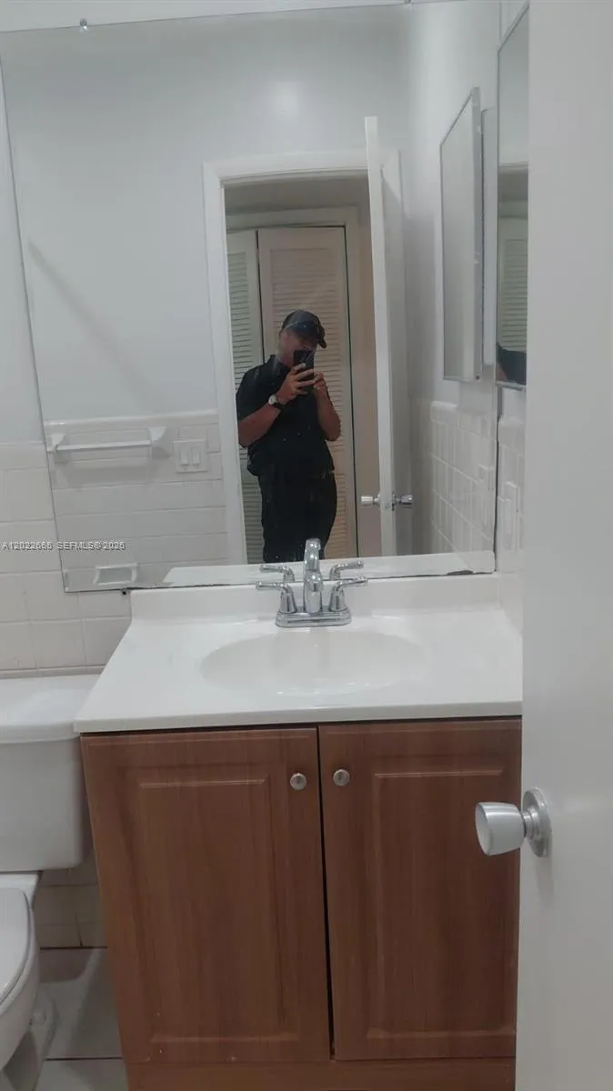 5420 NW 11th St # 307, Plantation FL 33313