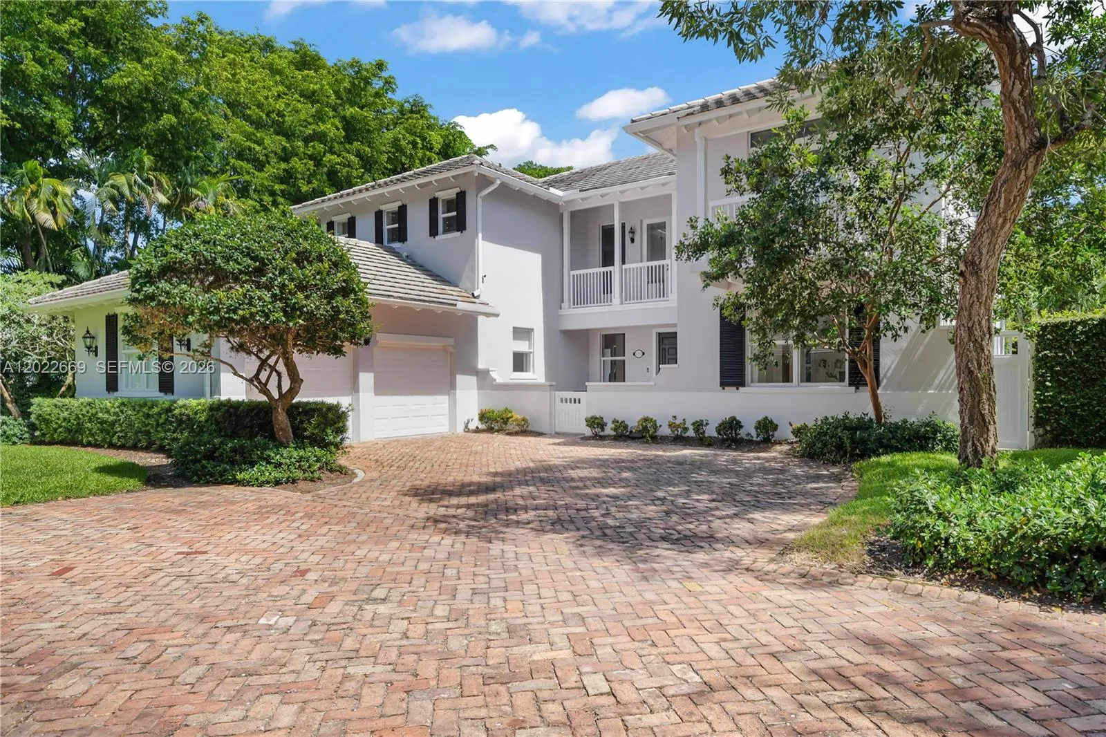 4 bedroom 4 bath for sale at 5700 SW 86th St, South Miami FL 33143