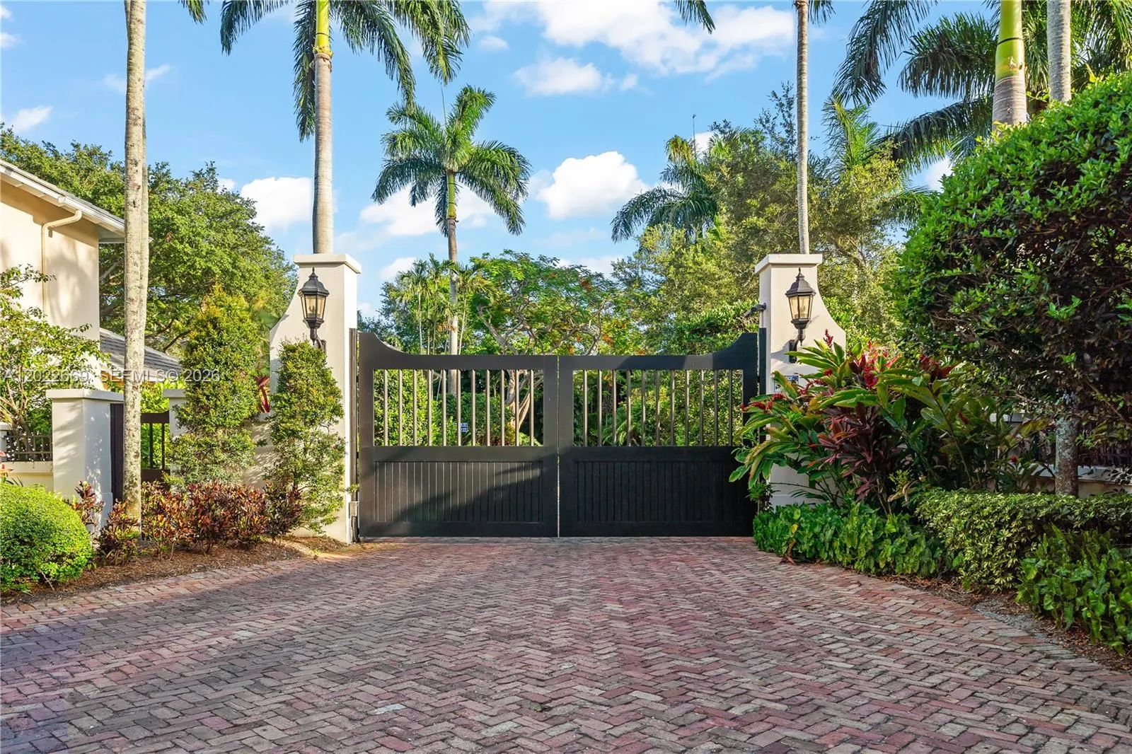 5700 SW 86th St, South Miami FL 33143