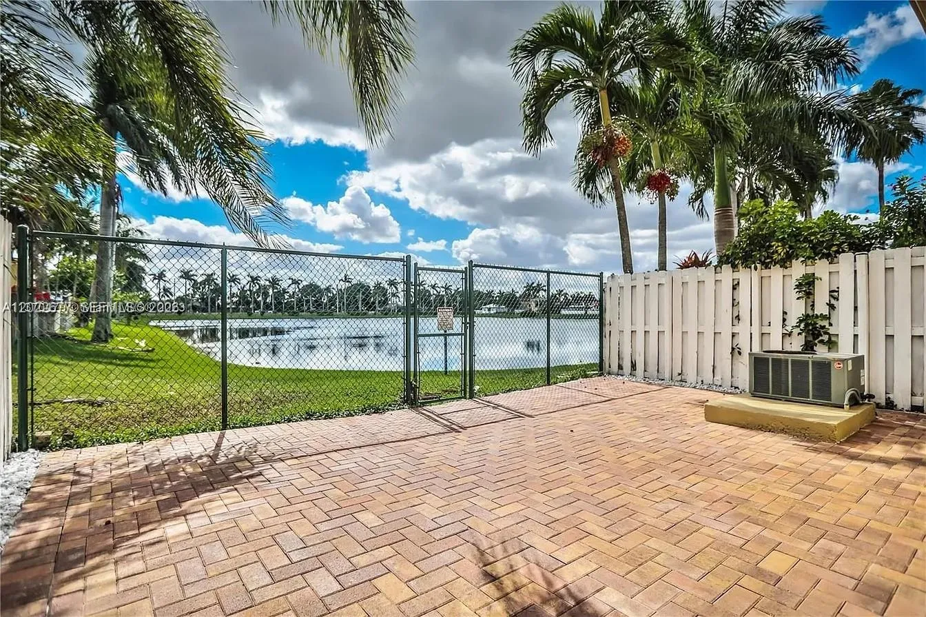 15870 SW 69th Ln, Miami FL 33193