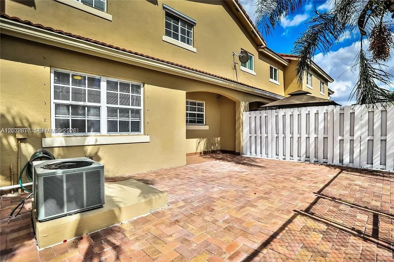 15870 SW 69th Ln, Miami FL 33193
