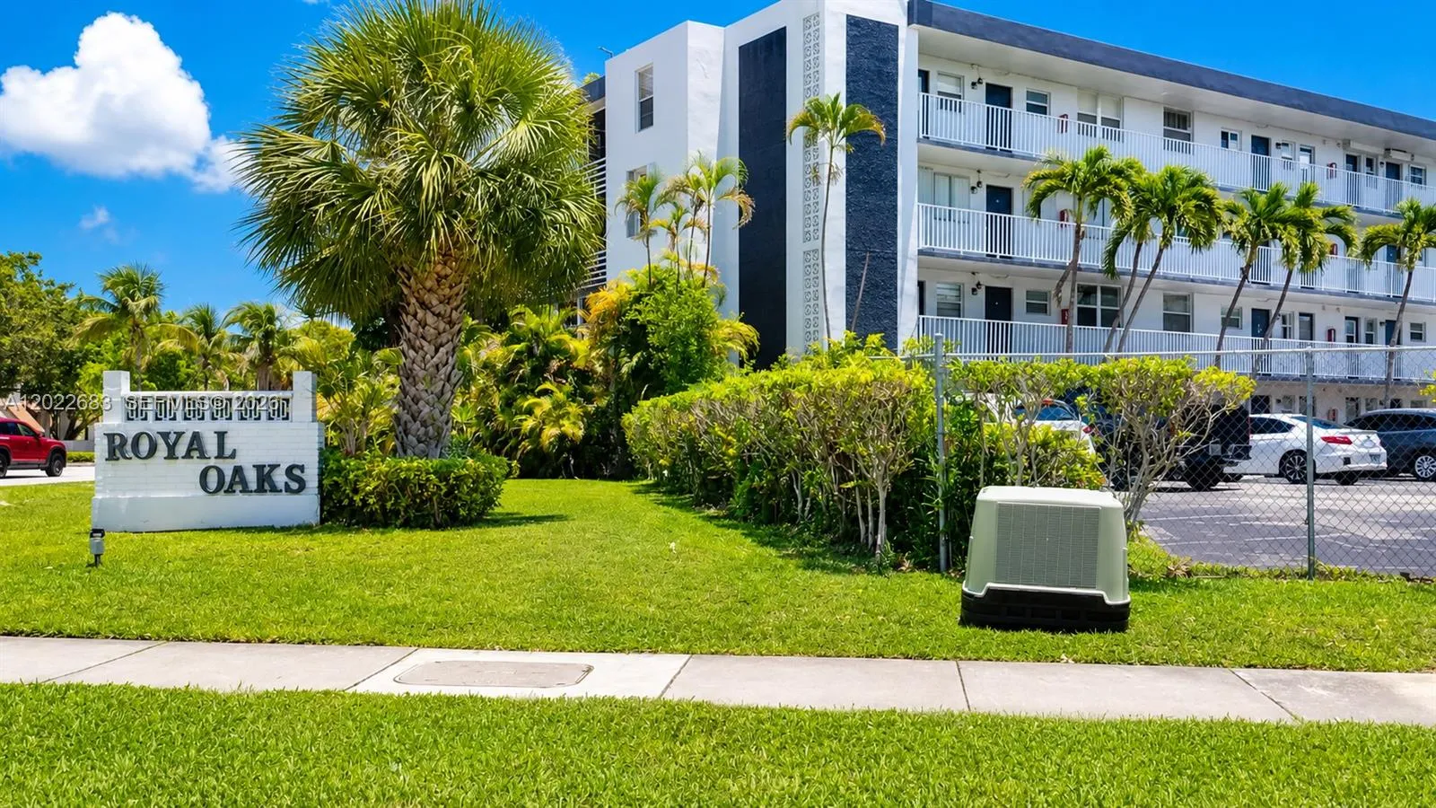 2 bedroom 2 bath for sale at 447 NE 195th St # 117, Miami FL 33179