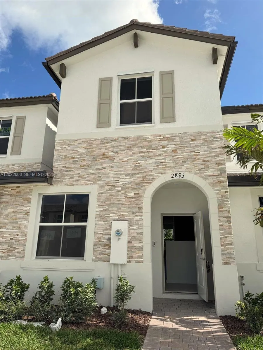 3 bedroom 2 bath for sale at 2893 SE 25th Rd, Homestead FL 33035