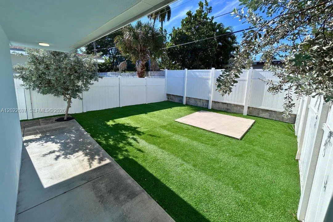 1041 NE 9th Ave # A5, Fort Lauderdale FL 33304