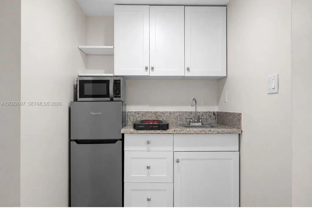 1041 NE 9th Ave # A5, Fort Lauderdale FL 33304