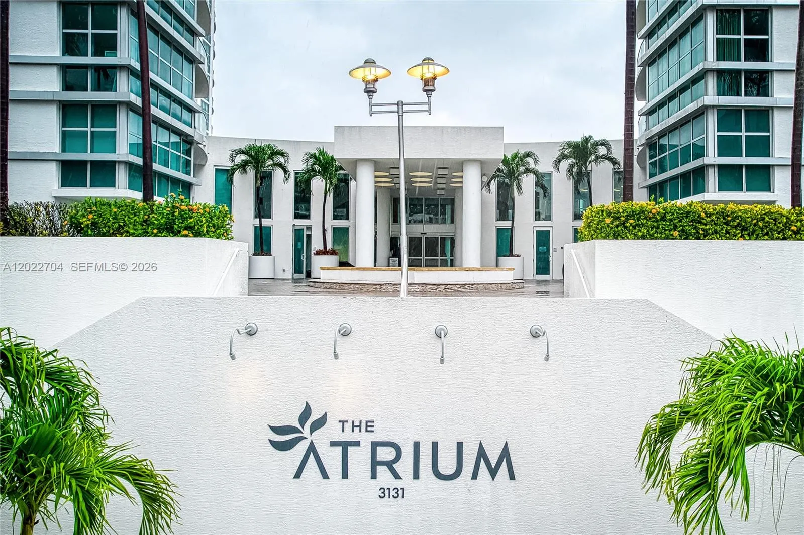 2 bedroom 2 bath for sale at 3131 NE 188th St # 1104, Aventura FL 33180
