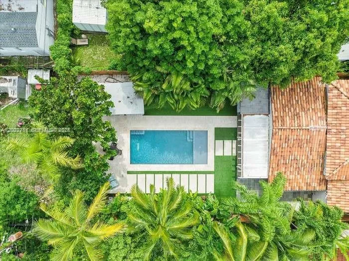 443 NE 71st St, Miami FL 33138