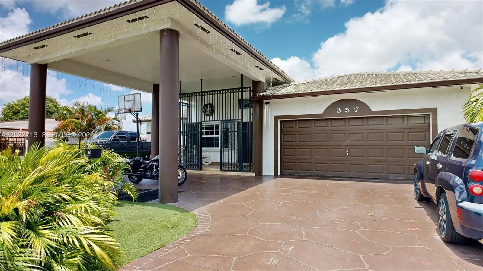 3 bedroom 2 bath for sale at 357 W 44th St, Hialeah FL 33012