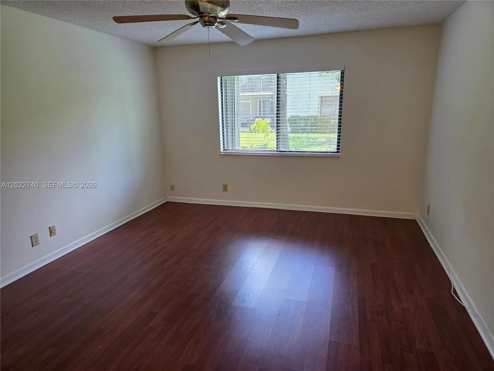 413 Lakeview Dr # 104, Weston FL 33326