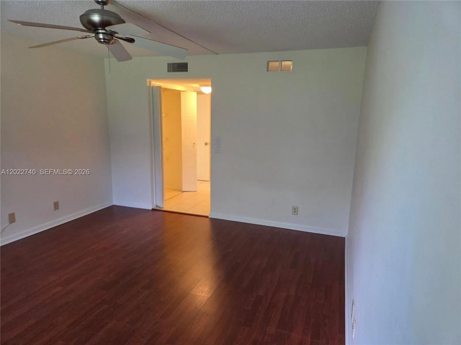 413 Lakeview Dr # 104, Weston FL 33326