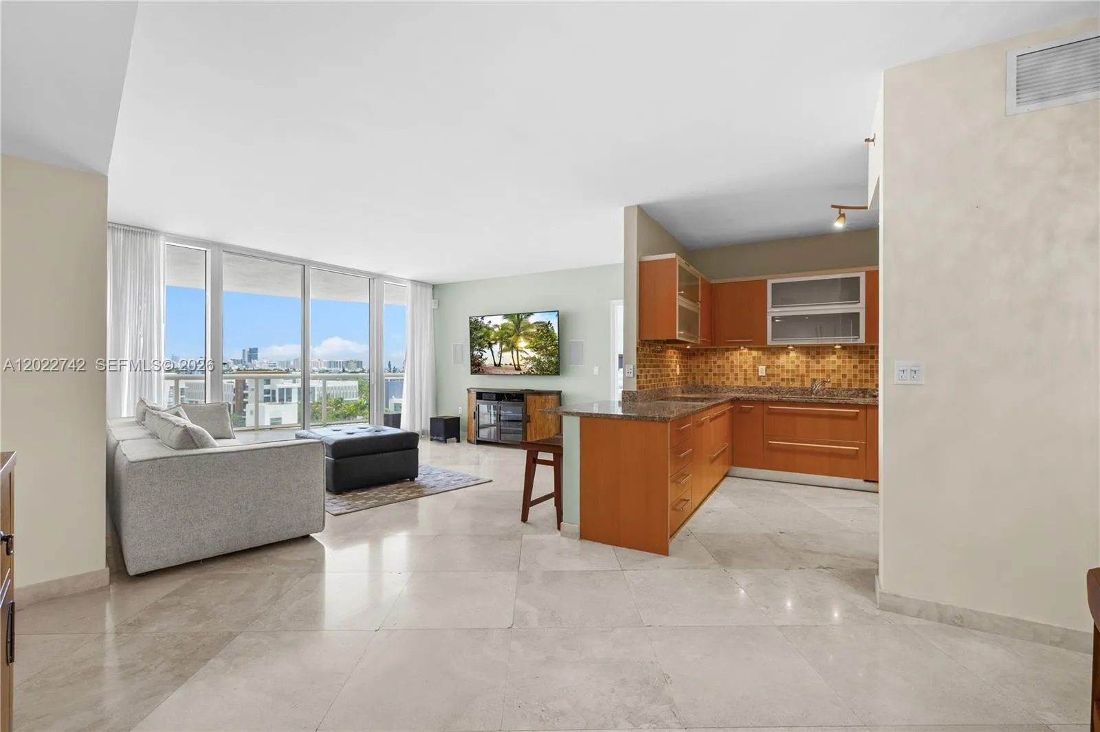400 Alton Rd # 907, Miami Beach FL 33139