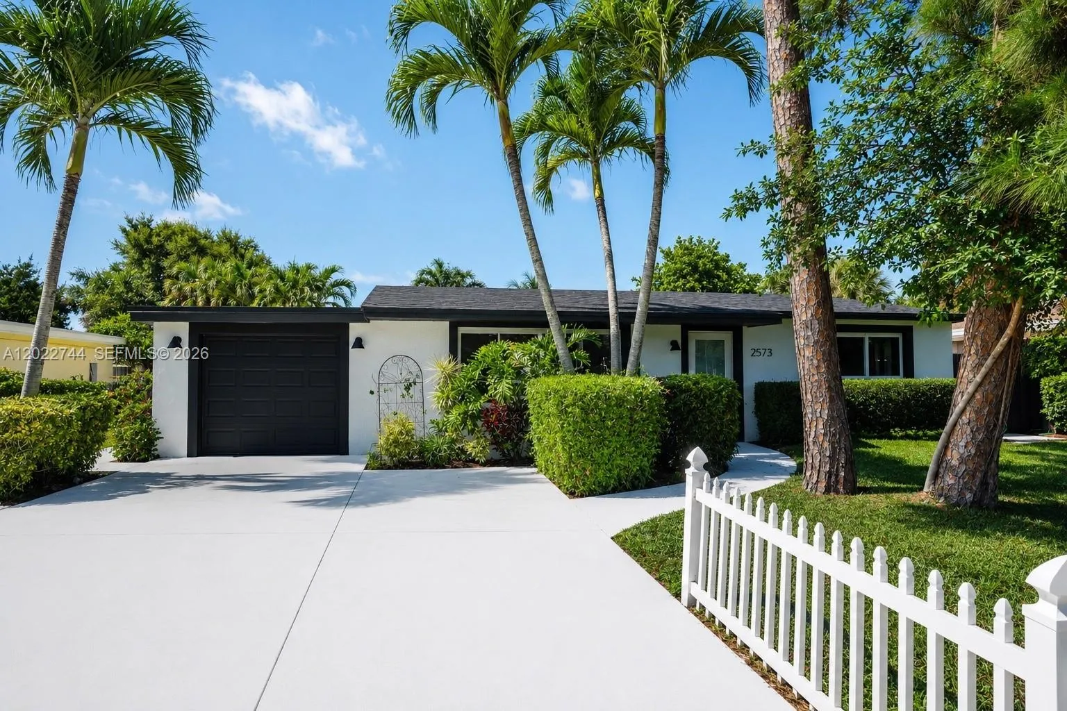 2573 Conroy Dr, North Palm Beach FL 33403