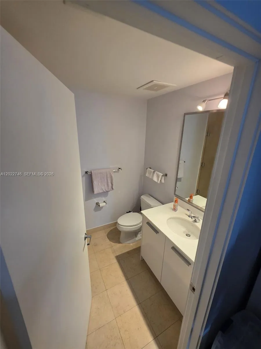 1060 Brickell Ave # 2201, Miami FL 33131