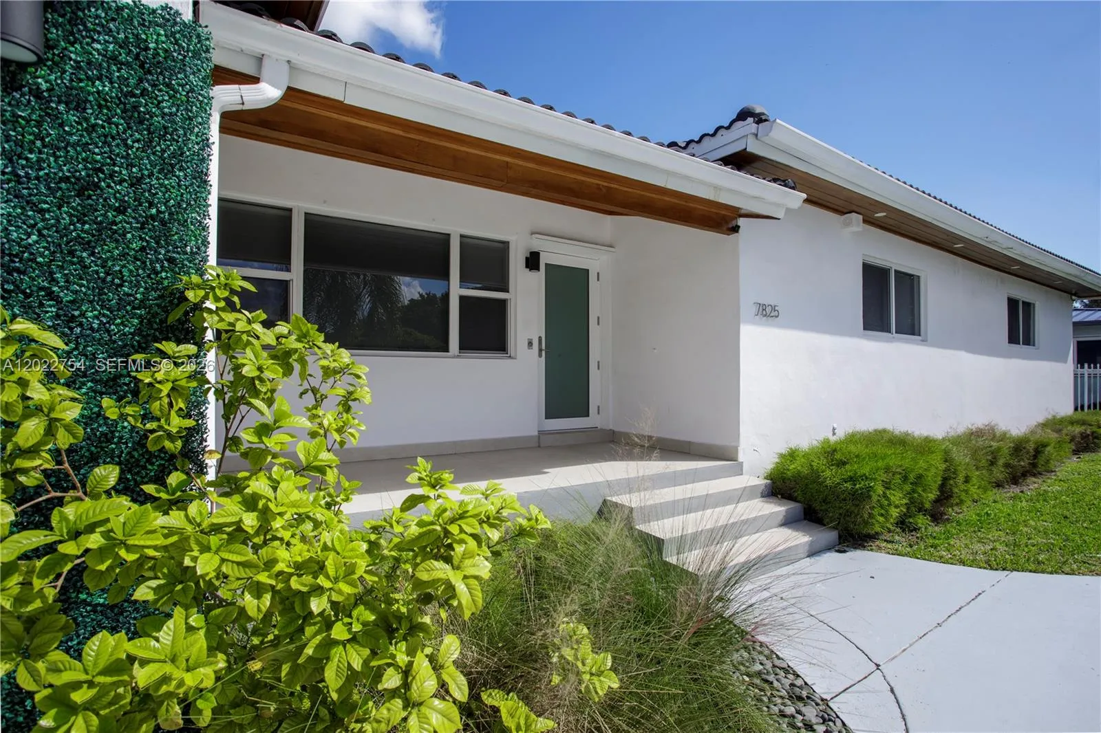 7825 SW 72nd Ave, Miami FL 33143