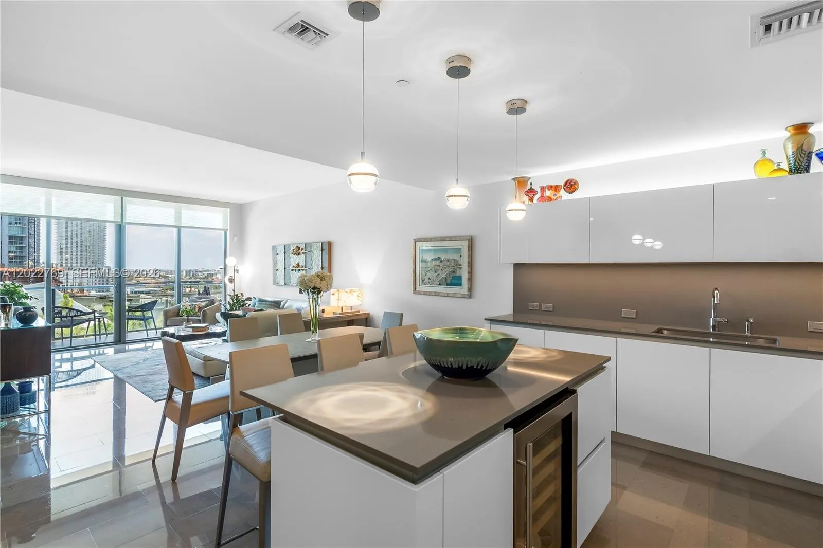 2 bedroom 2 bath for sale at 68 SE 6th Street # 810, Miami FL 33131
