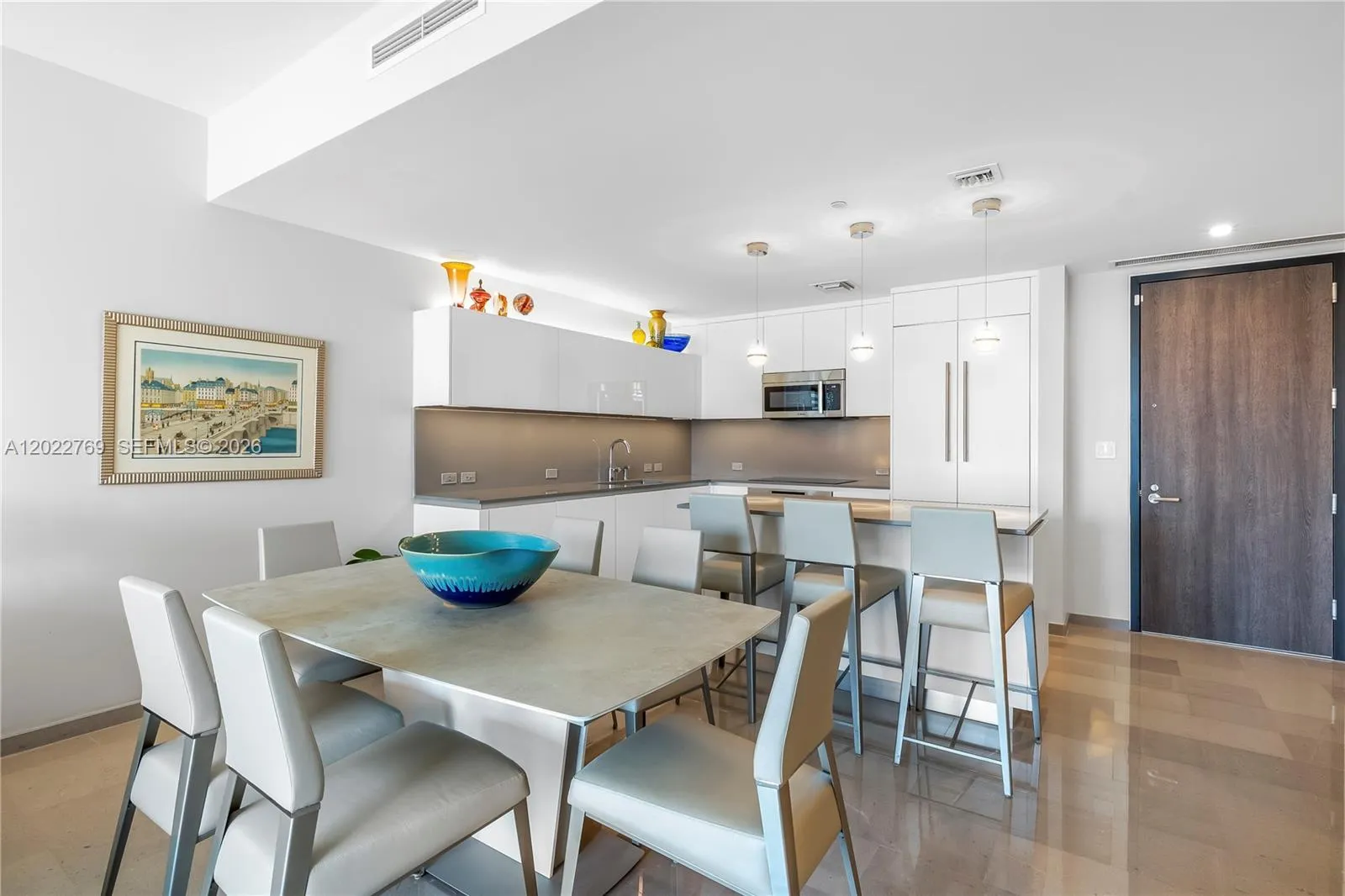 68 SE 6th Street # 810, Miami FL 33131