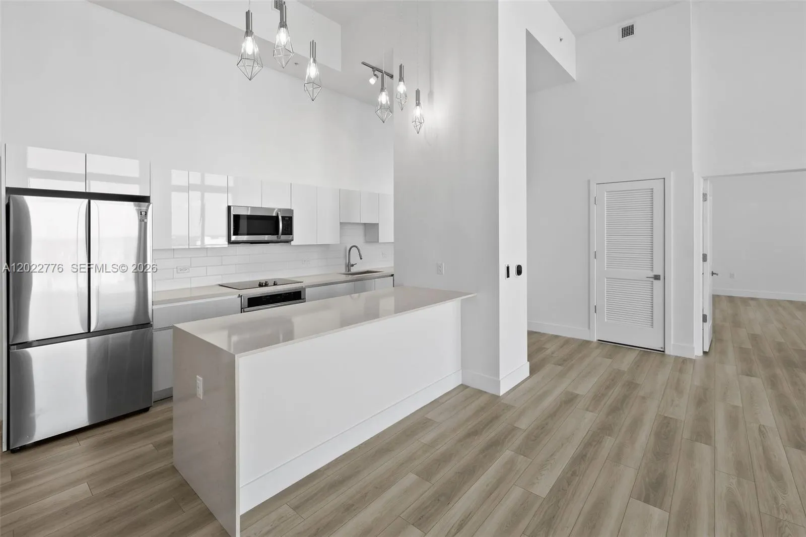 101 Diplomat Pkwy, Hallandale Beach FL 33009