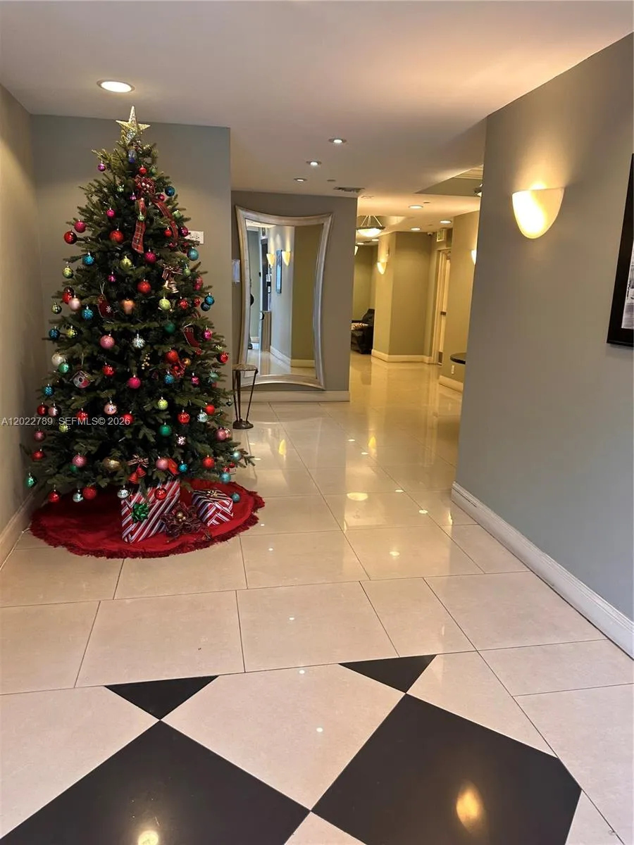 111 E Flagler St # 410, Miami FL 33131