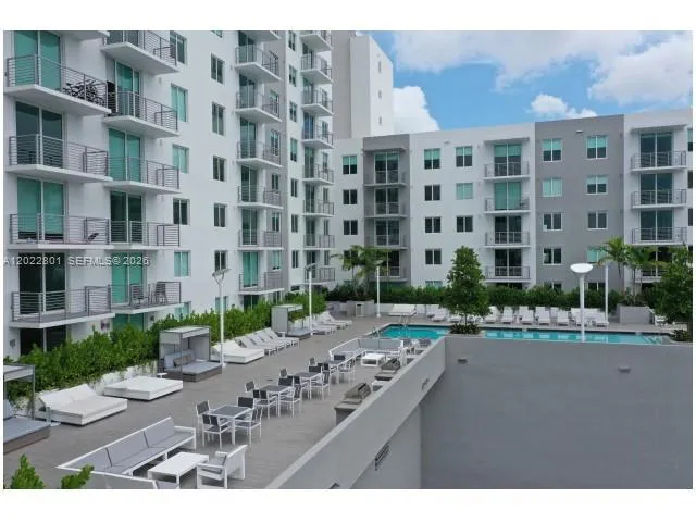 729 NW 2nd St # 422, Miami FL 33128