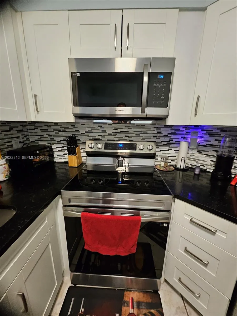 212 Lake Pointe Dr # 113, Oakland Park FL 33309
