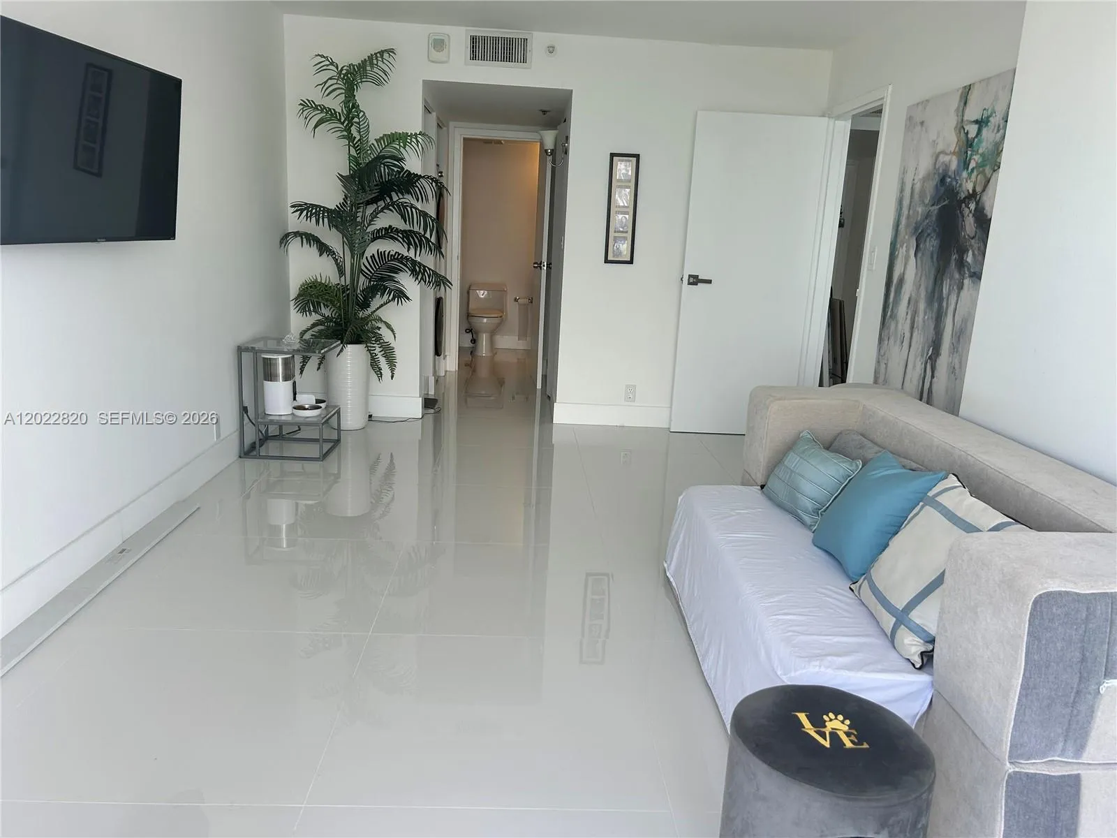 7601 E Treasure Dr # 2012, North Bay Village FL 33141