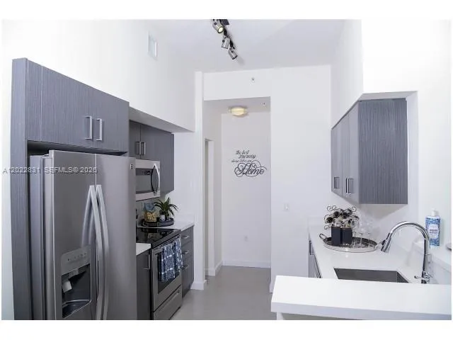 729 NW 2nd St # 529, Miami FL 33128