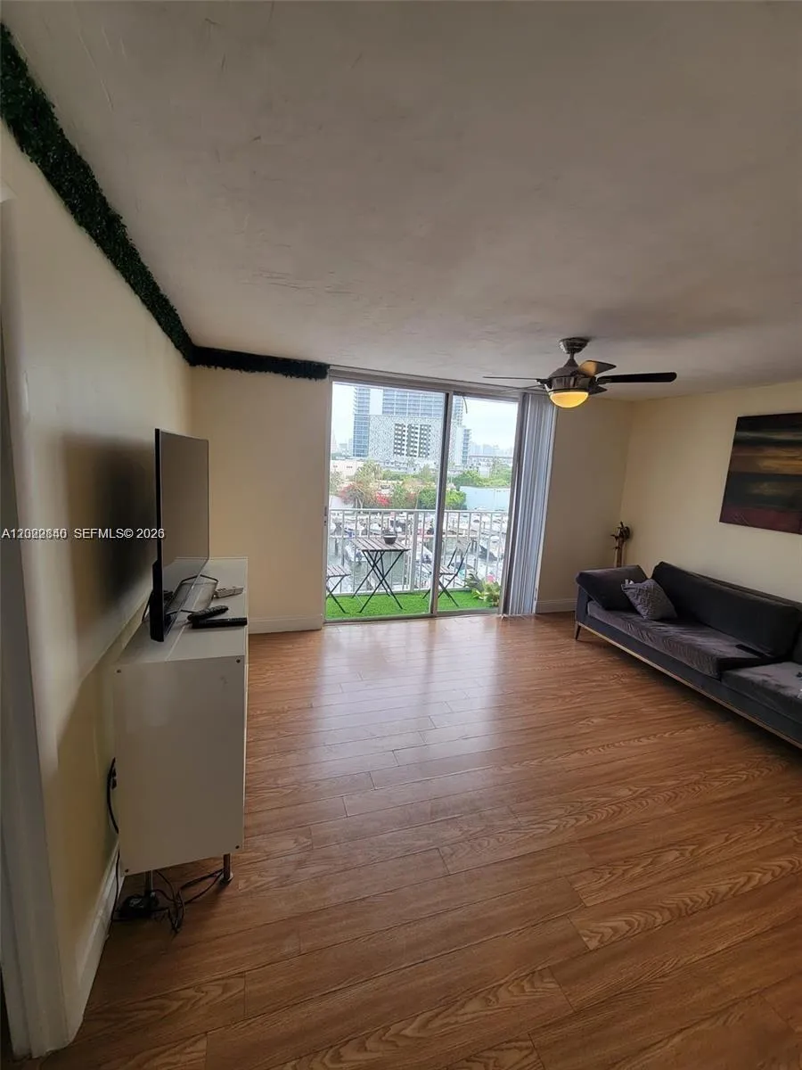 1740 NW N River Dr # 512, Miami FL 33125