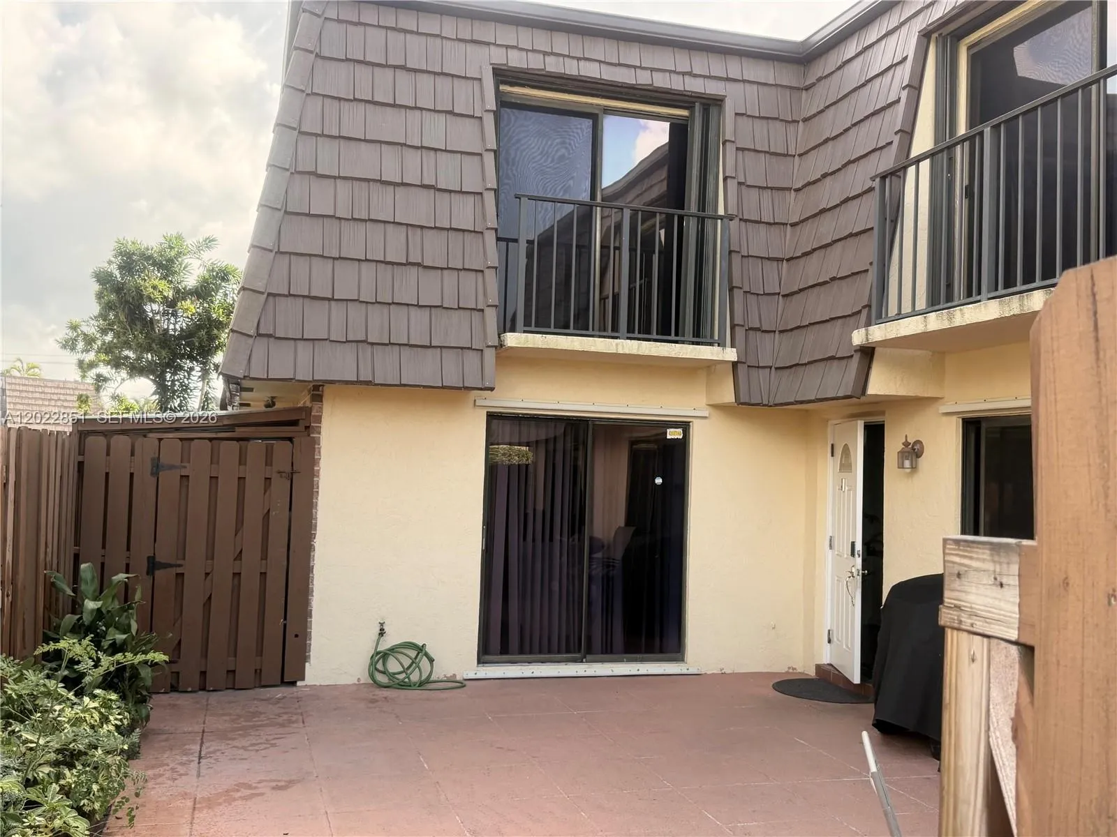 964 Springdale Cir, Palm Springs FL 33461