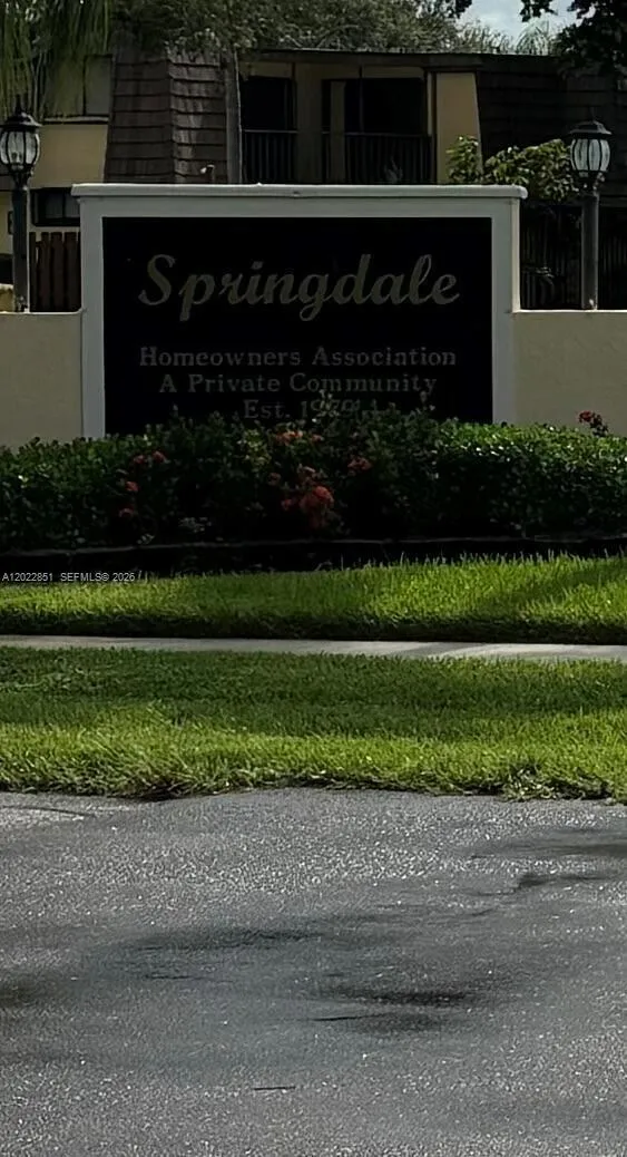 964 Springdale Cir, Palm Springs FL 33461
