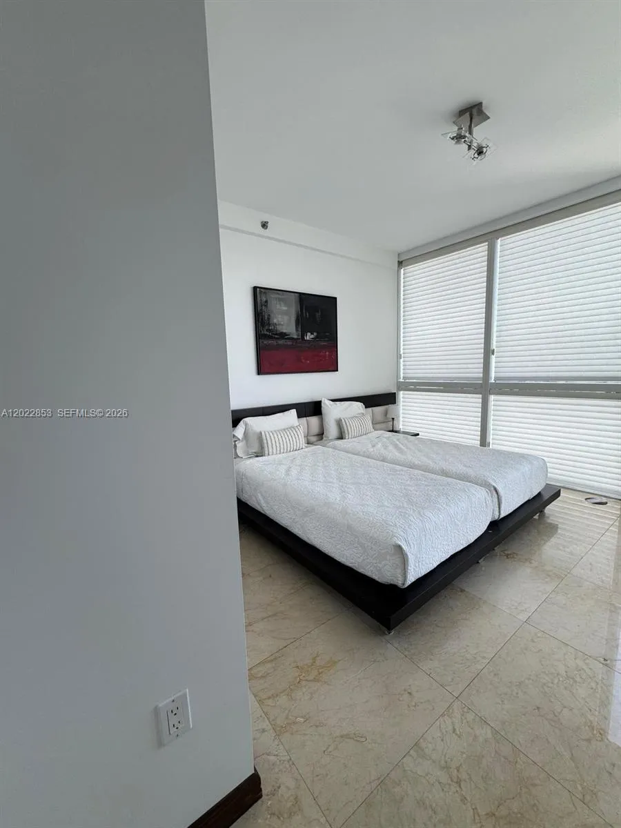 450 Alton Rd # 3505, Miami Beach FL 33139