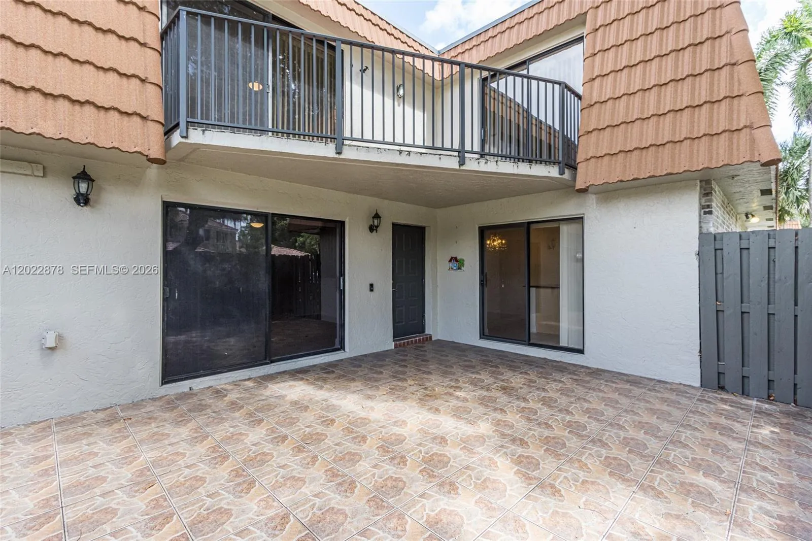 1530 W Harmony Lake Cir, Davie FL 33324