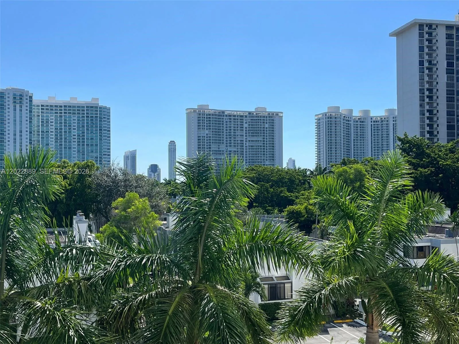 1 bedroom 1 bath for sale at 2851 NE 183rd St # 405E, Aventura FL 33160