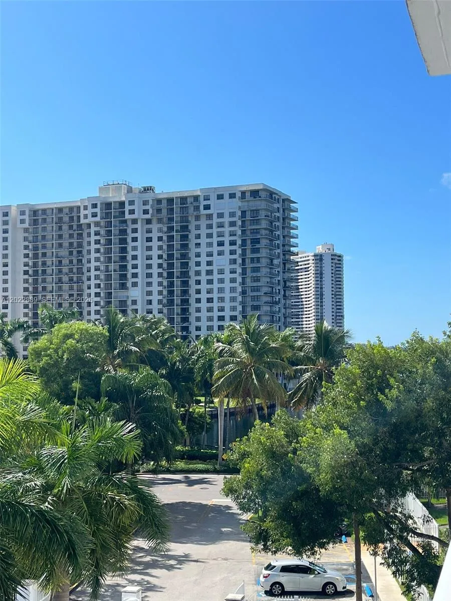 2851 NE 183rd St # 405E, Aventura FL 33160