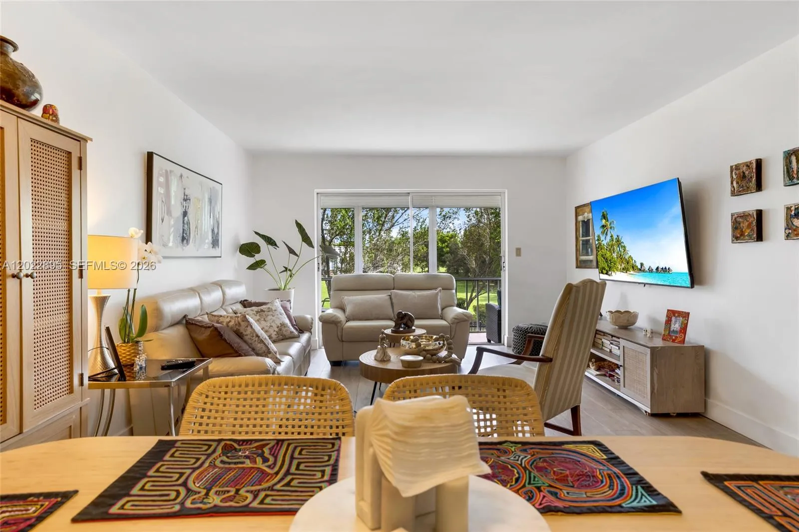 950 Hillcrest Dr # 212, Hollywood FL 33021