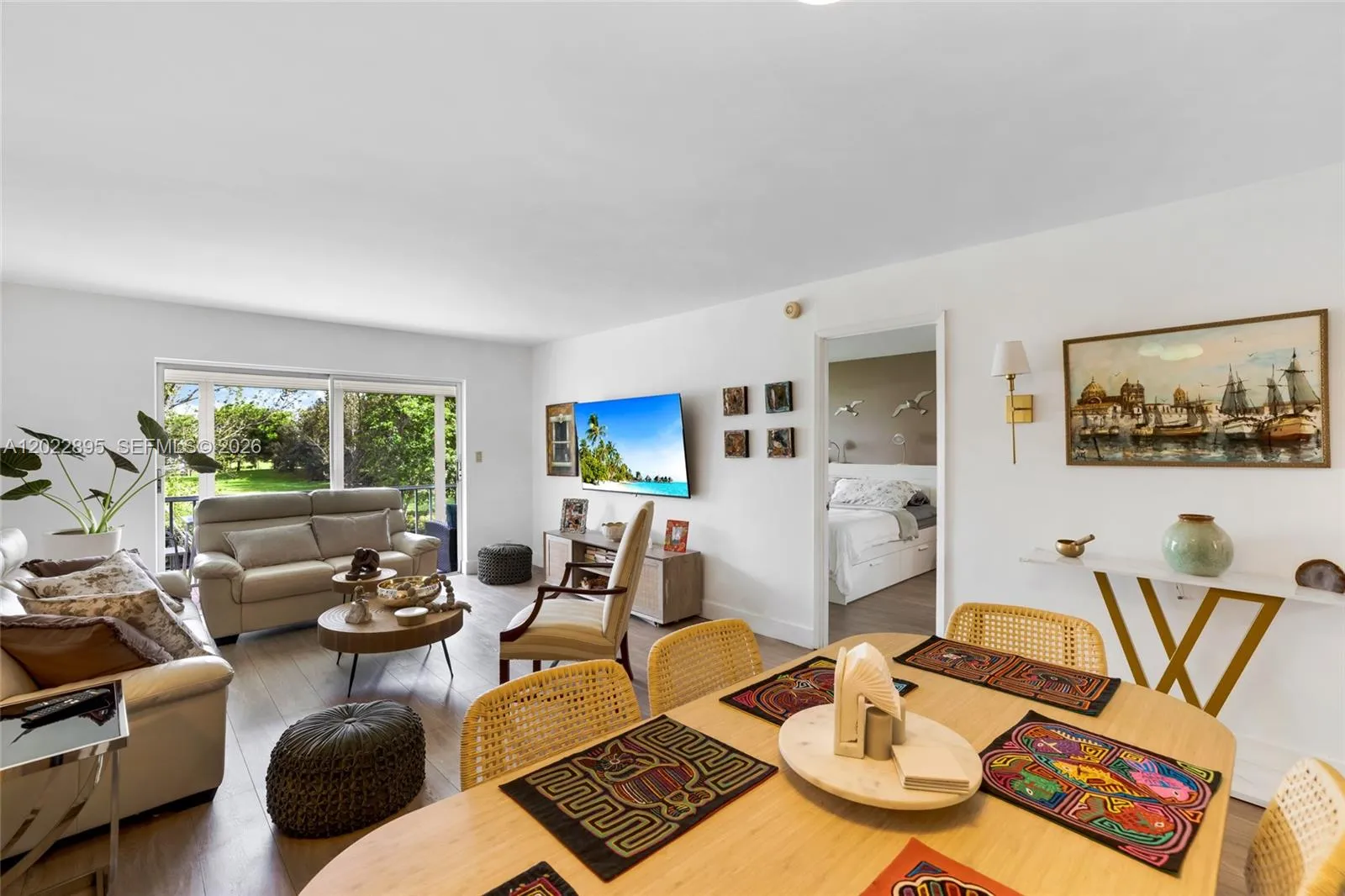 950 Hillcrest Dr # 212, Hollywood FL 33021
