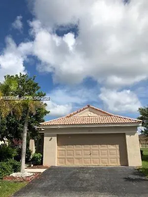 4472 Blossom Ln, Weston FL 33331