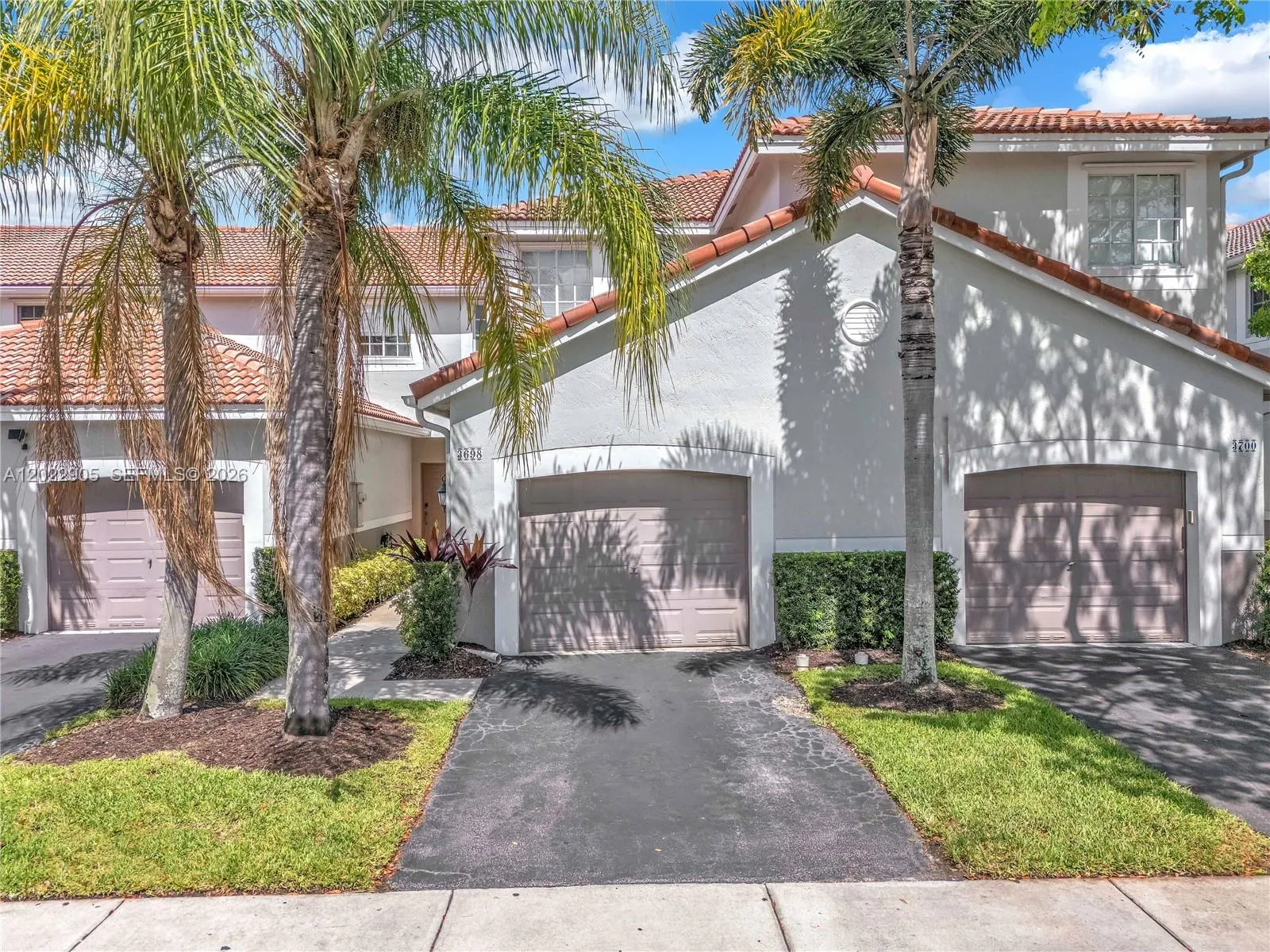 3 bedroom 2 bath for sale at 3698 San Simeon Cir, Weston FL 33331