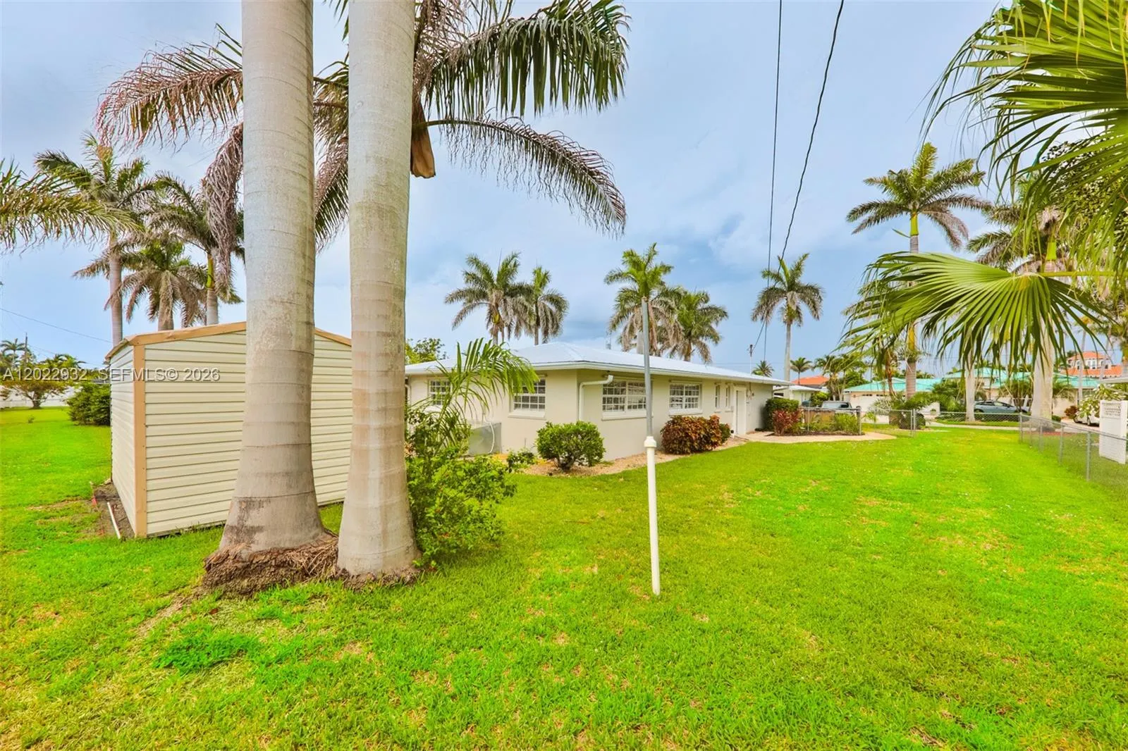 4 bedroom 2 bath for sale at 450 bayshore dr, Cape Coral FL 33904
