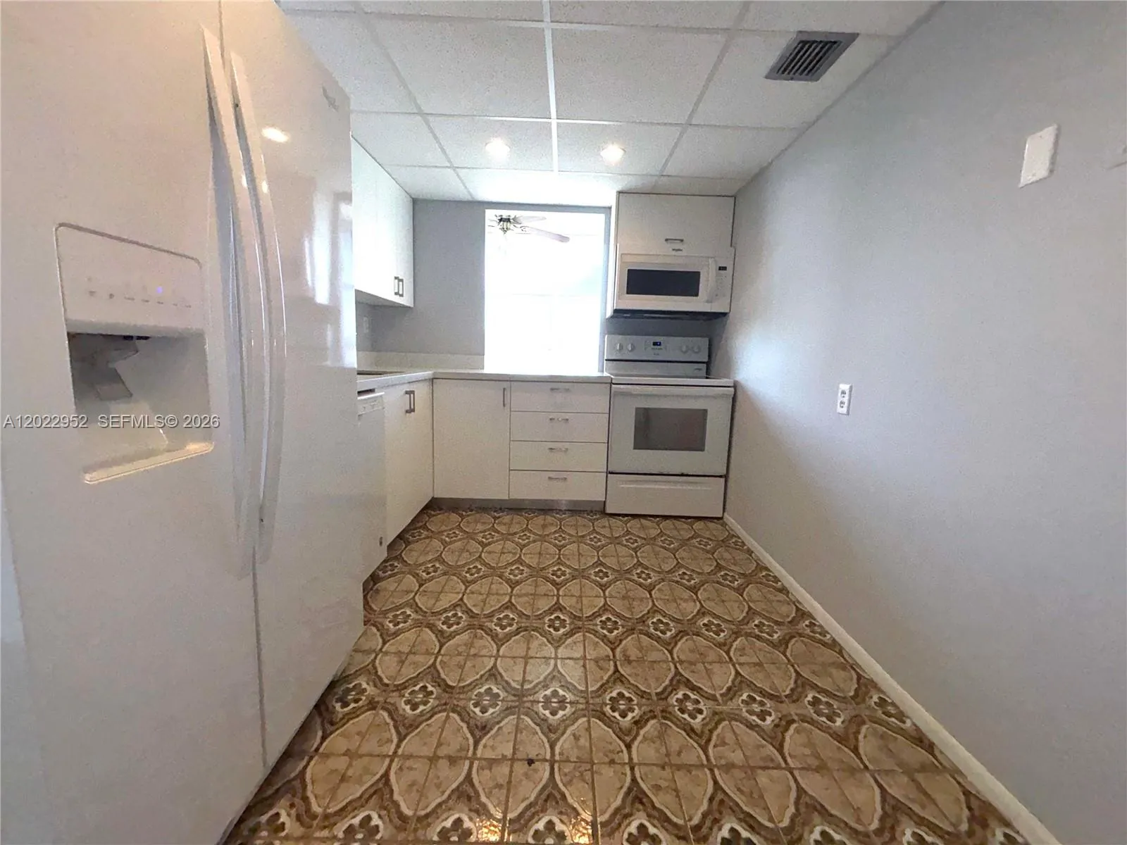 2001 Atlantic Shores Blvd # 409, Hallandale Beach FL 33009